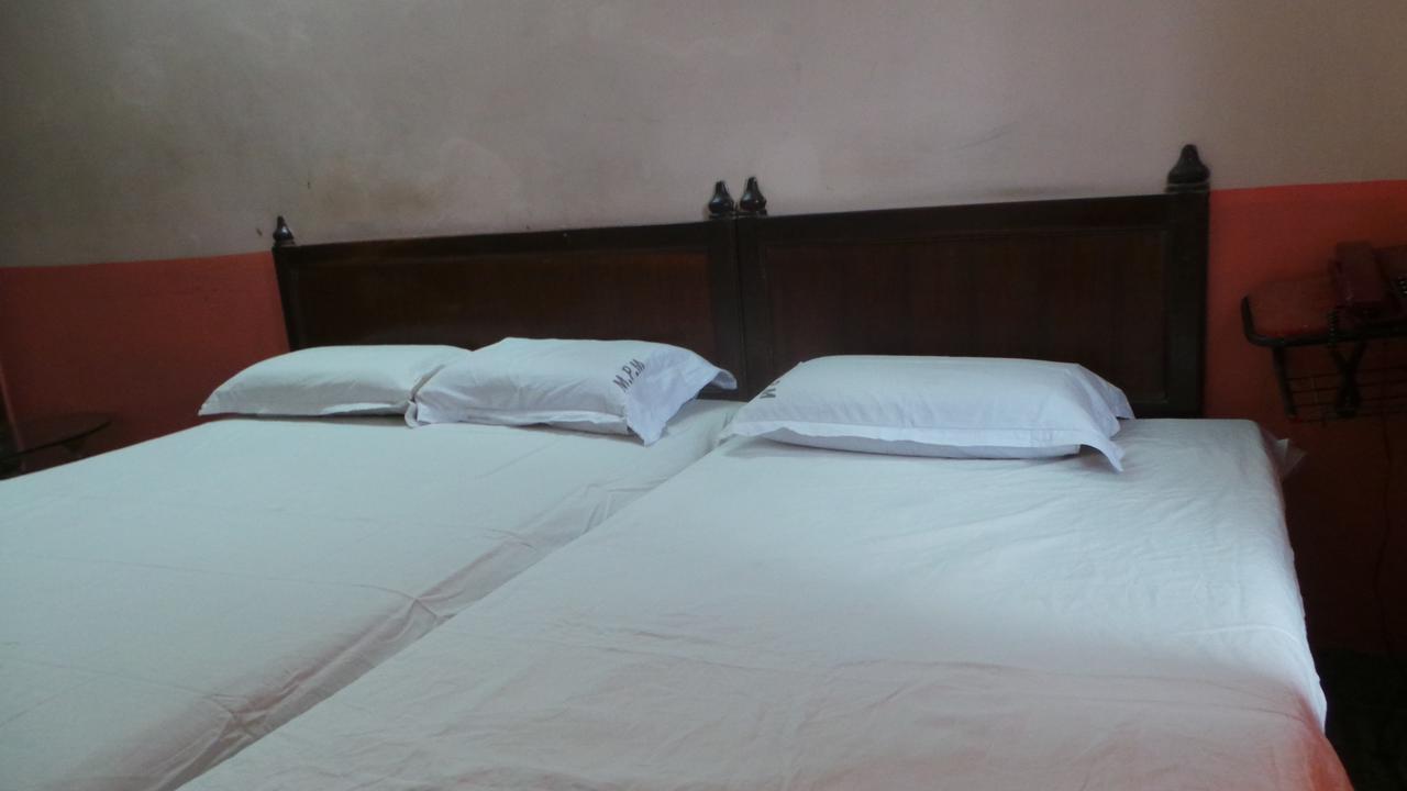 M.P.M. Guest House Пондичери Екстериор снимка