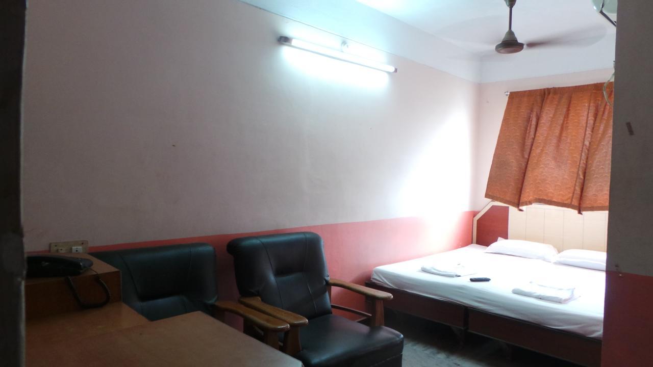 M.P.M. Guest House Пондичери Екстериор снимка